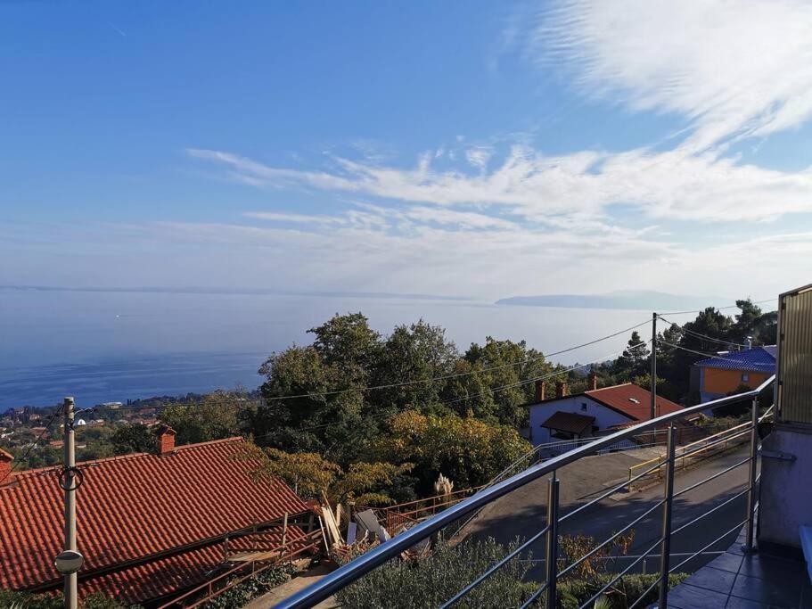 Ferienwohnung Mit 180° Meerblick Dobrec Bagian luar foto