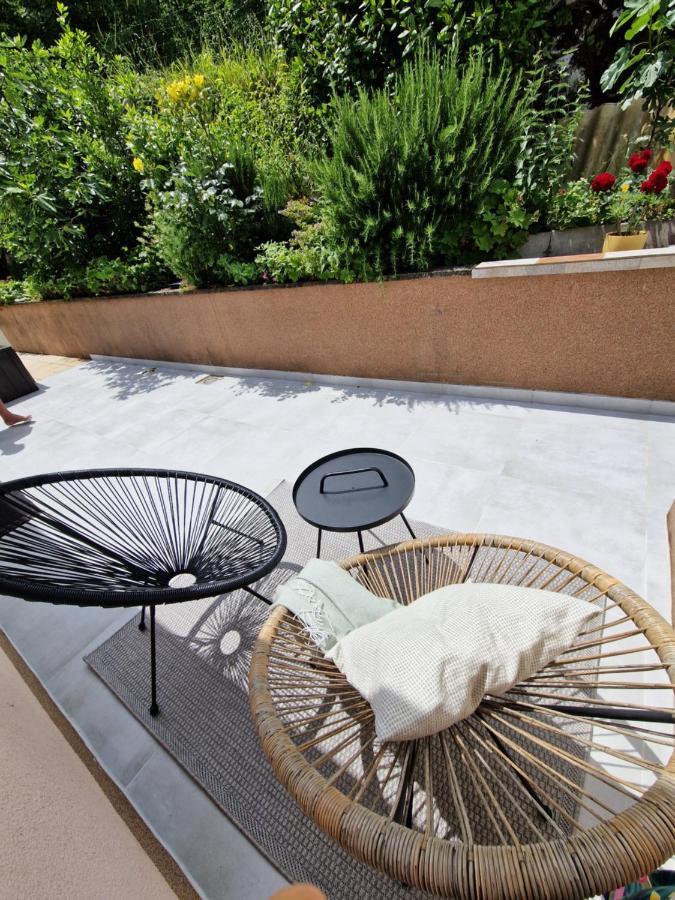 Ferienwohnung Mit 180° Meerblick Dobrec Bagian luar foto